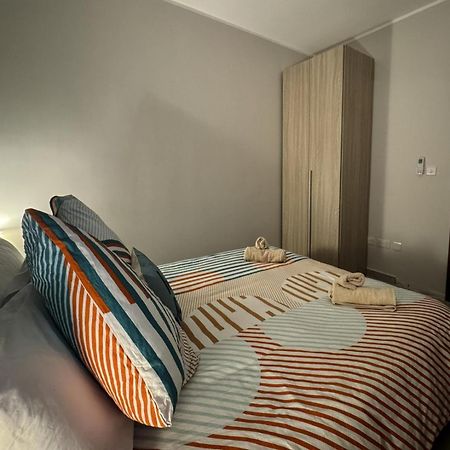 Centrally Located, Well Equipped, Stylish Flat. San Pawl il-Baħar Kültér fotó