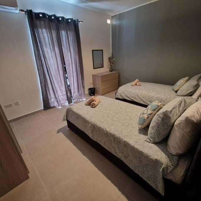 Centrally Located, Well Equipped, Stylish Flat. San Pawl il-Baħar Kültér fotó