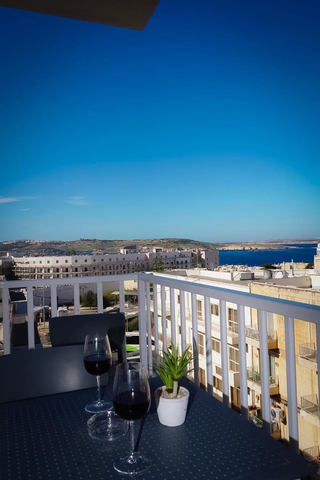 Centrally Located, Well Equipped, Stylish Flat. San Pawl il-Baħar Kültér fotó