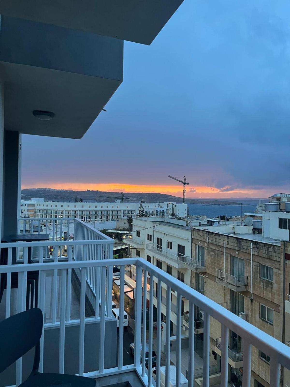 Centrally Located, Well Equipped, Stylish Flat. San Pawl il-Baħar Kültér fotó