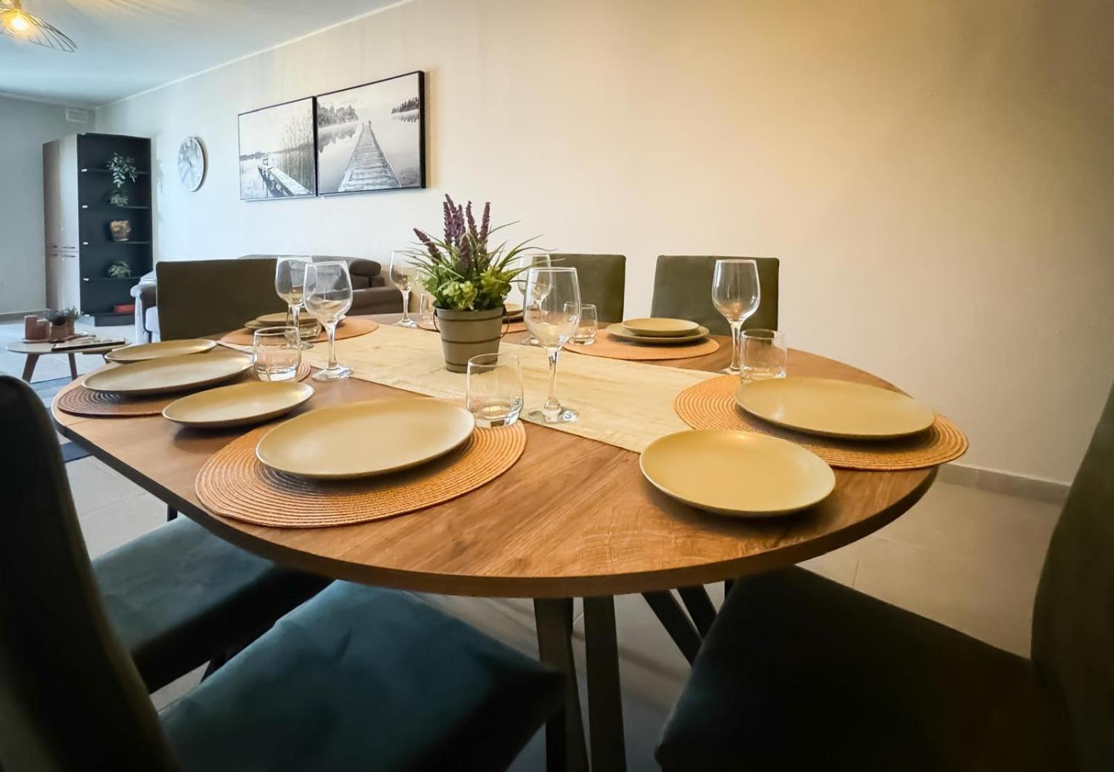 Centrally Located, Well Equipped, Stylish Flat. San Pawl il-Baħar Kültér fotó