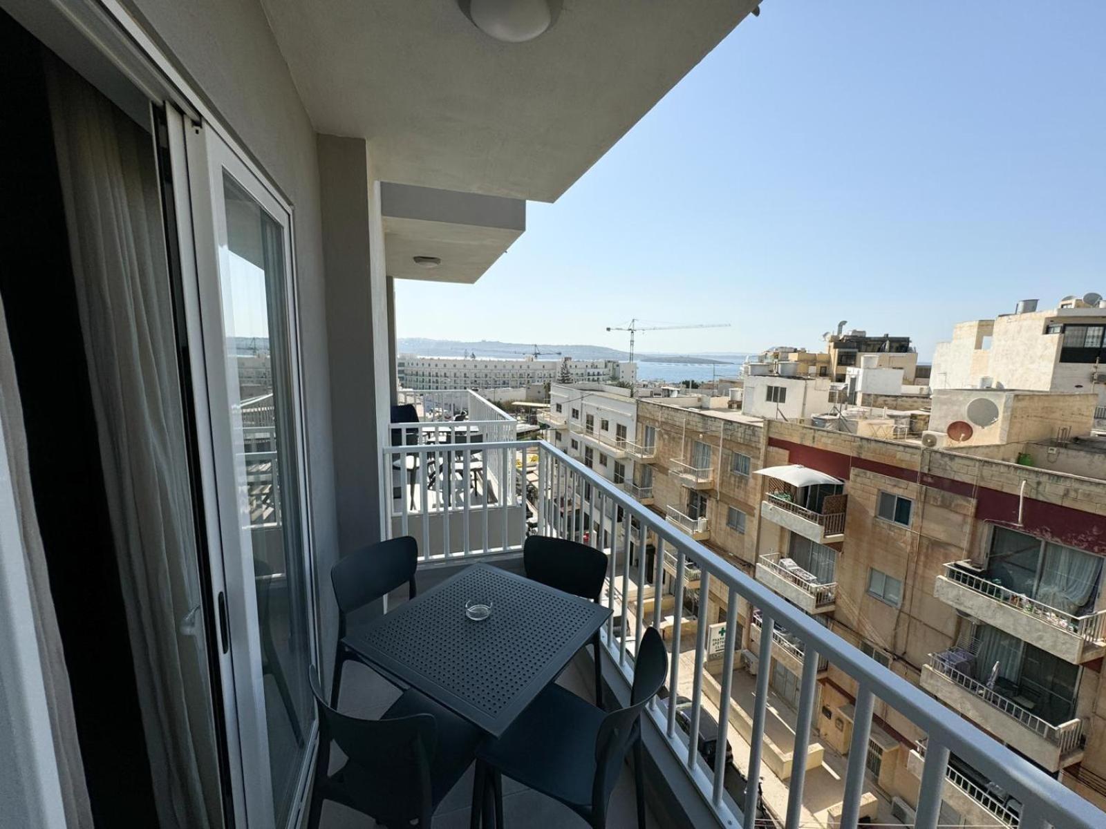 Centrally Located, Well Equipped, Stylish Flat. San Pawl il-Baħar Kültér fotó