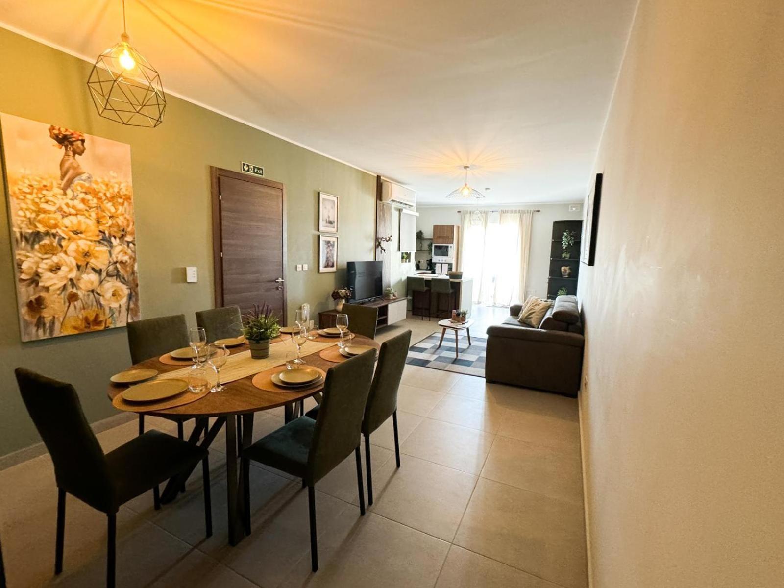Centrally Located, Well Equipped, Stylish Flat. San Pawl il-Baħar Kültér fotó