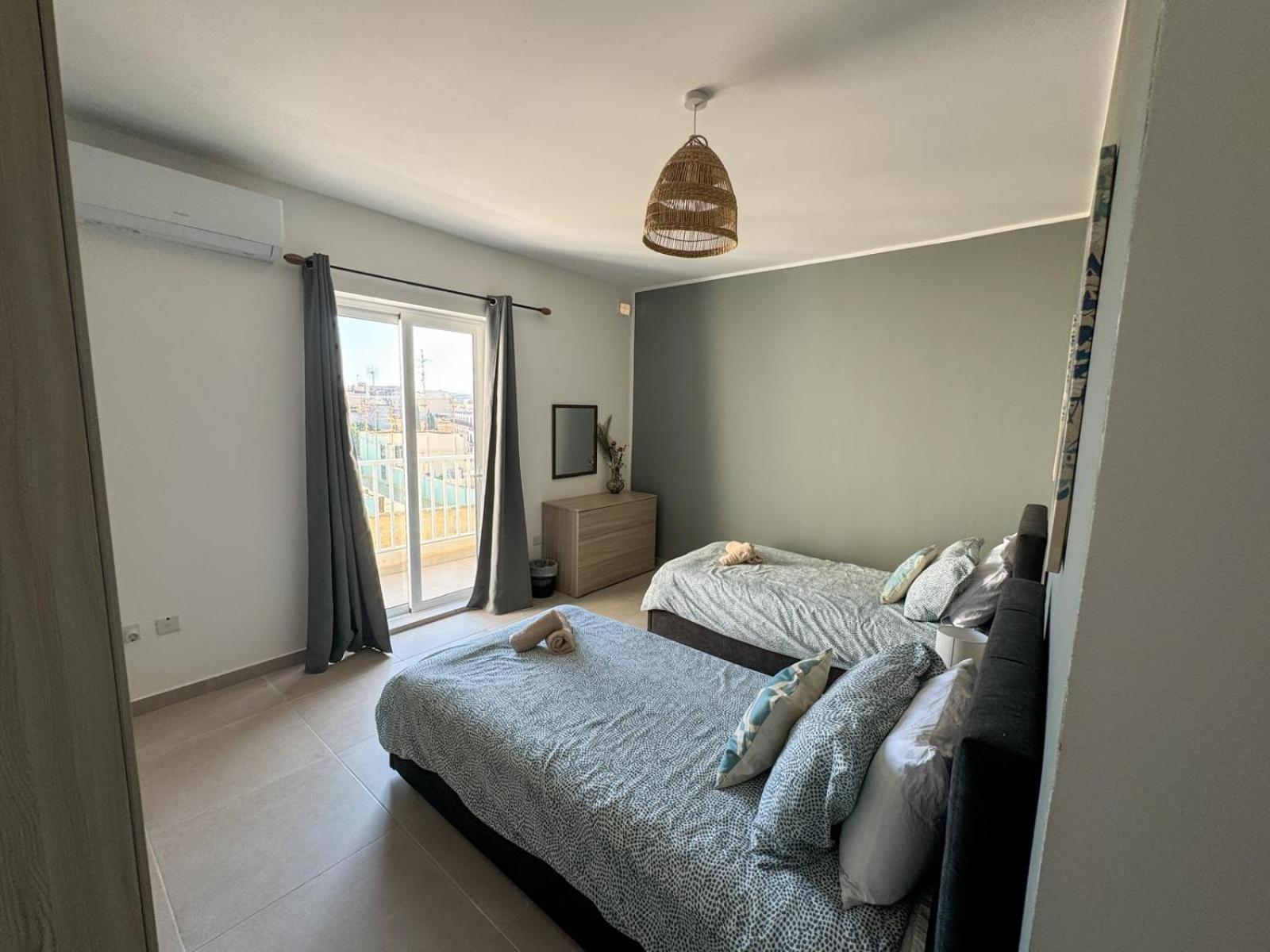 Centrally Located, Well Equipped, Stylish Flat. San Pawl il-Baħar Kültér fotó