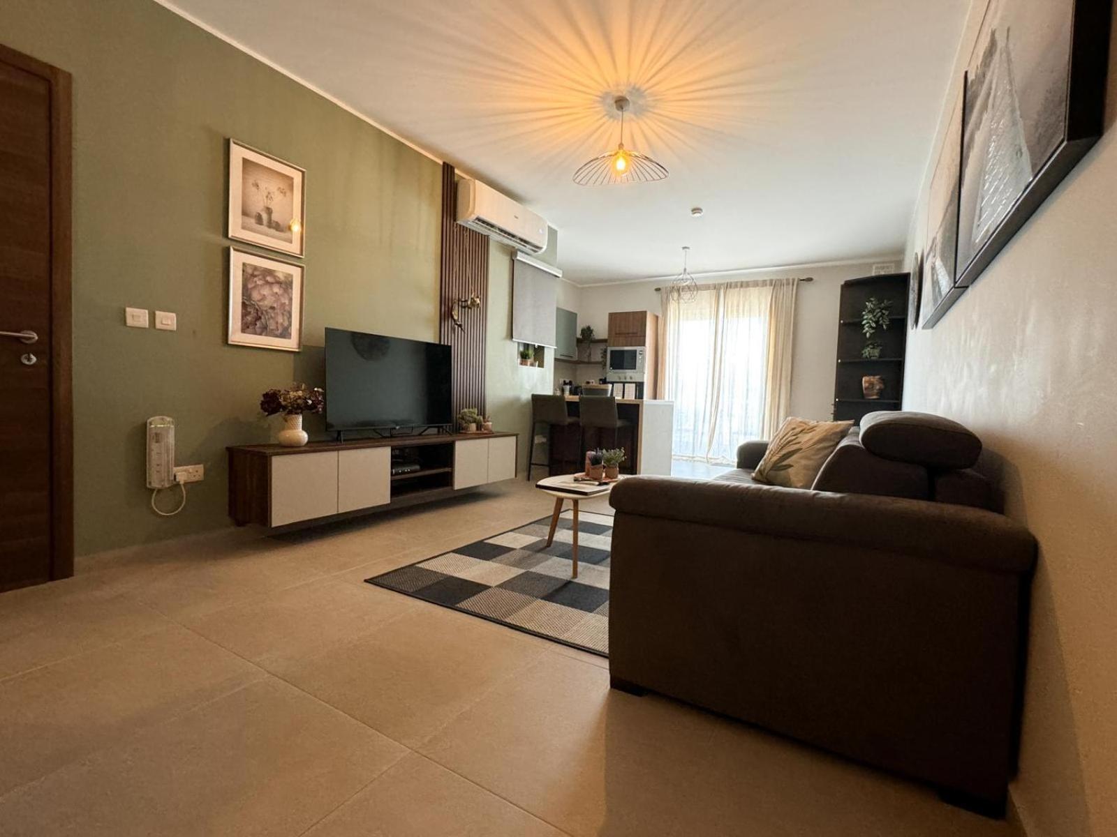 Centrally Located, Well Equipped, Stylish Flat. San Pawl il-Baħar Kültér fotó