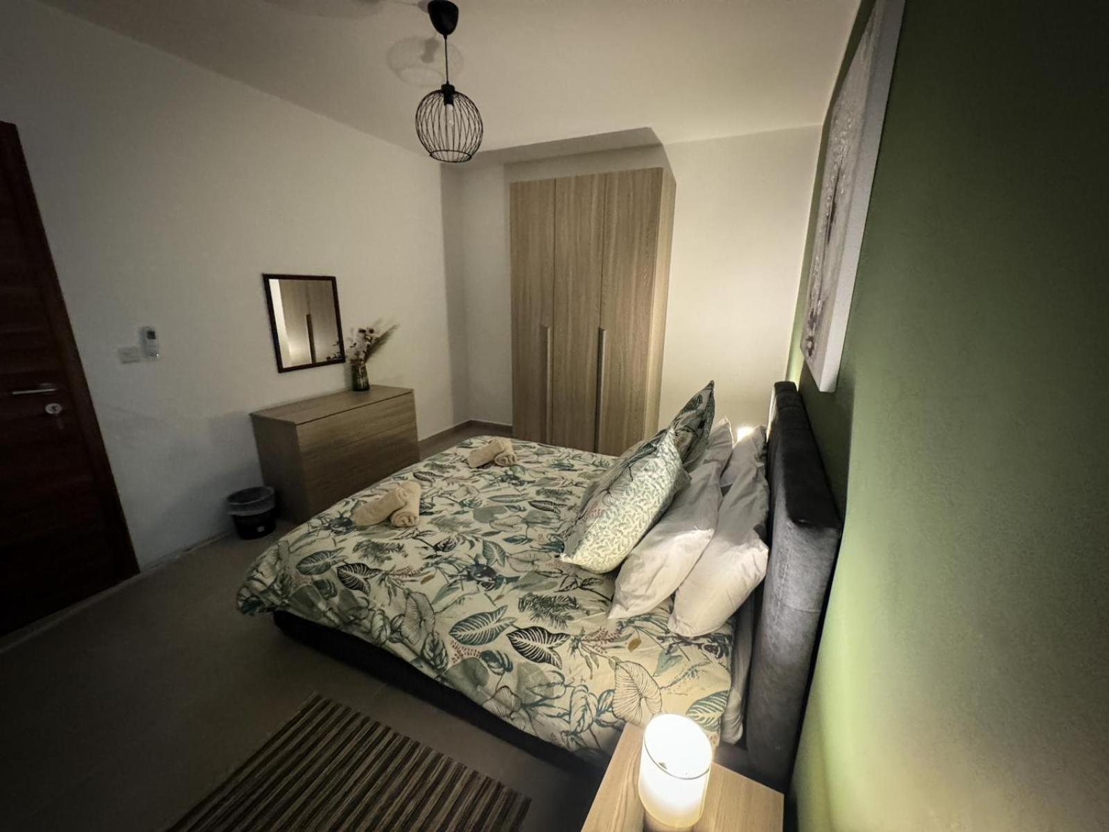 Centrally Located, Well Equipped, Stylish Flat. San Pawl il-Baħar Kültér fotó