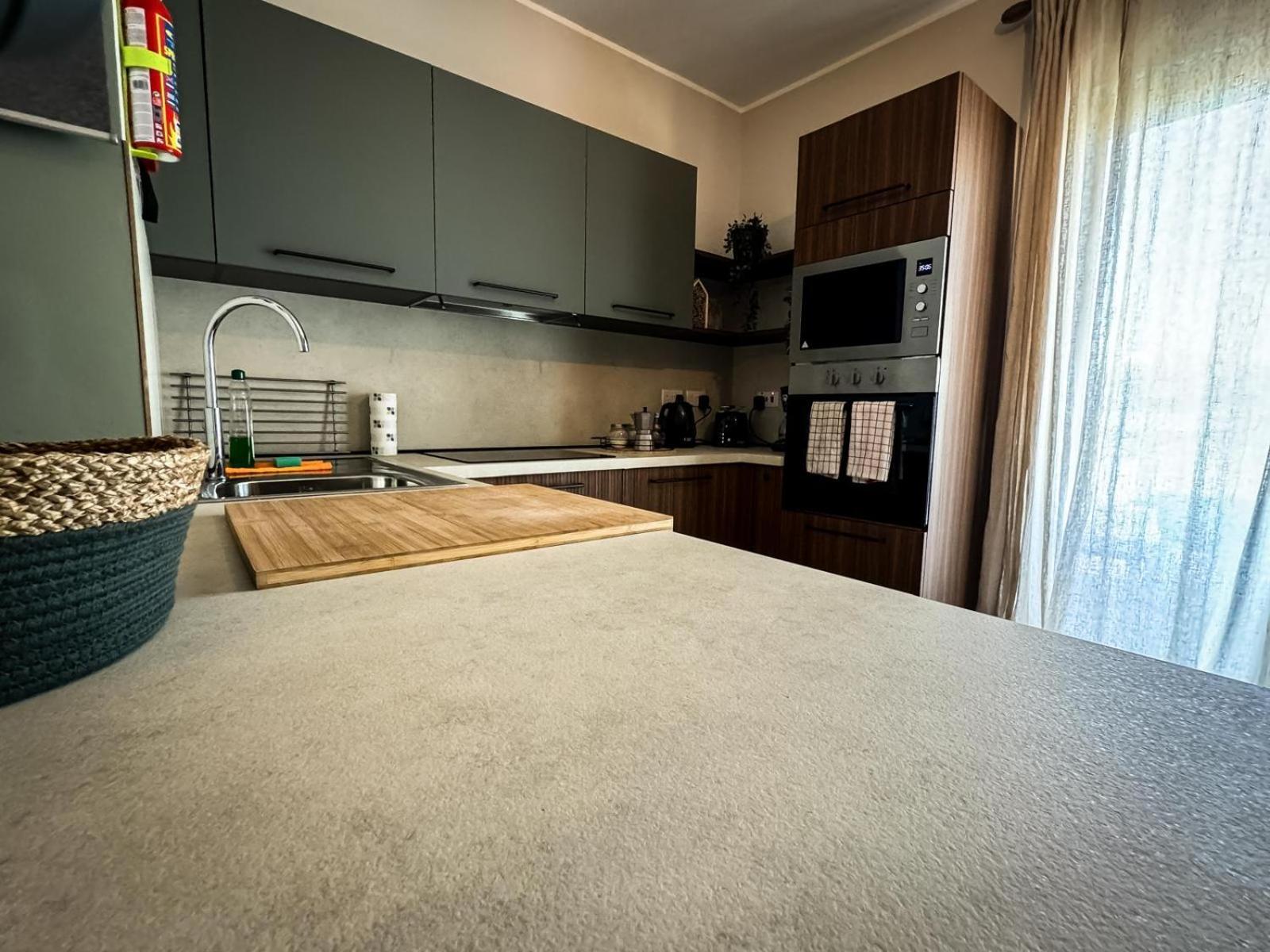 Centrally Located, Well Equipped, Stylish Flat. San Pawl il-Baħar Kültér fotó