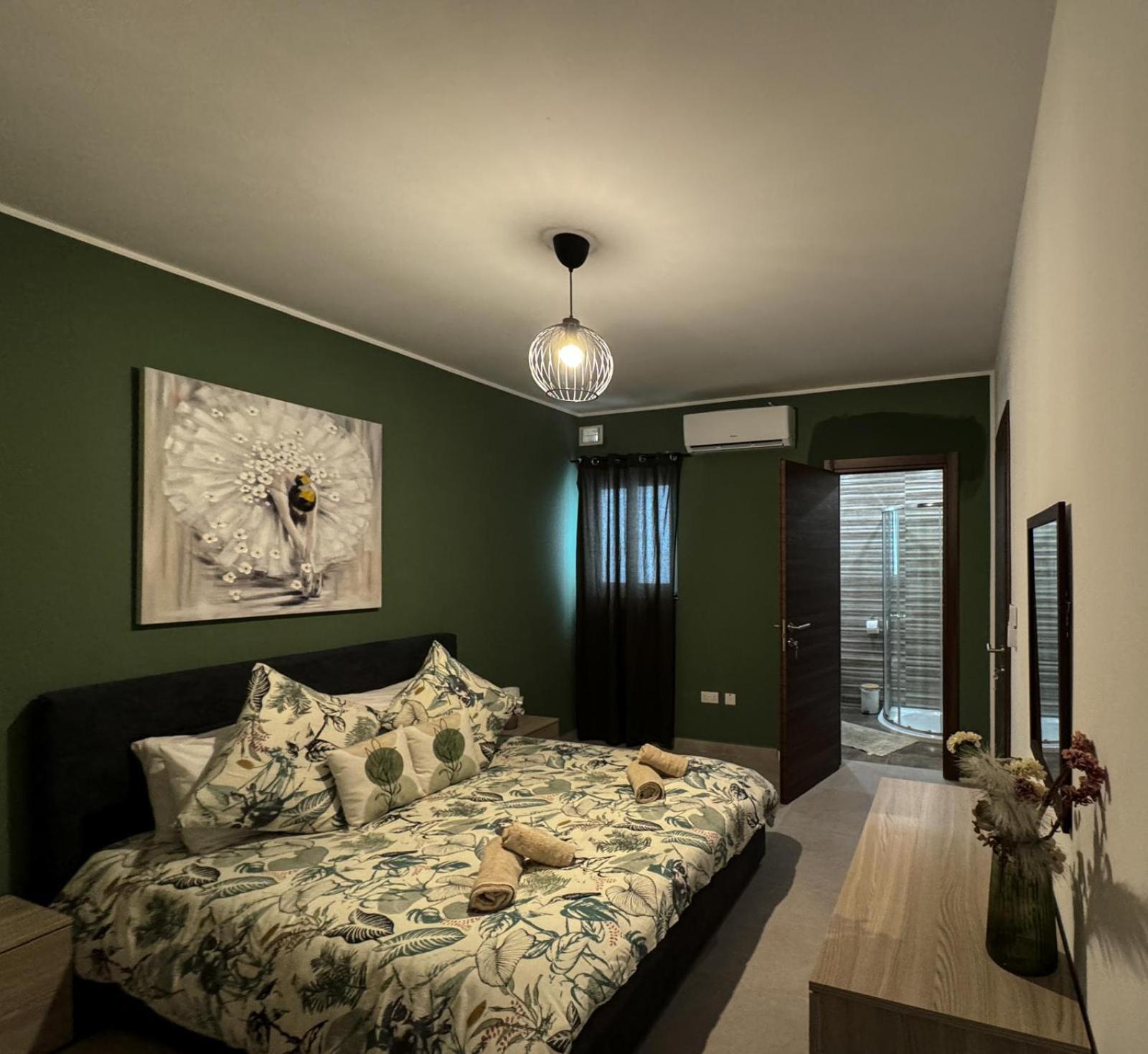Centrally Located, Well Equipped, Stylish Flat. San Pawl il-Baħar Kültér fotó