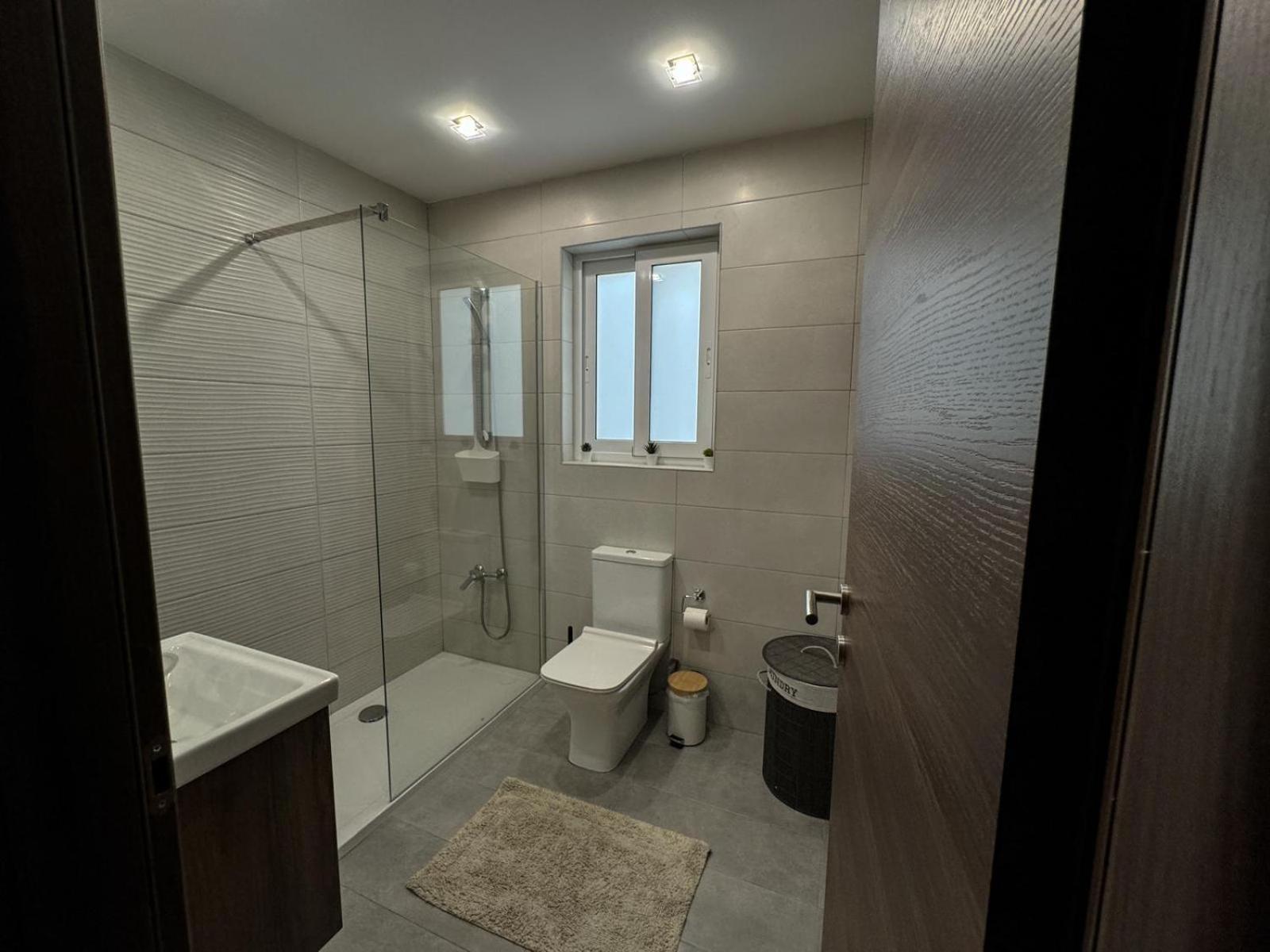 Centrally Located, Well Equipped, Stylish Flat. San Pawl il-Baħar Kültér fotó