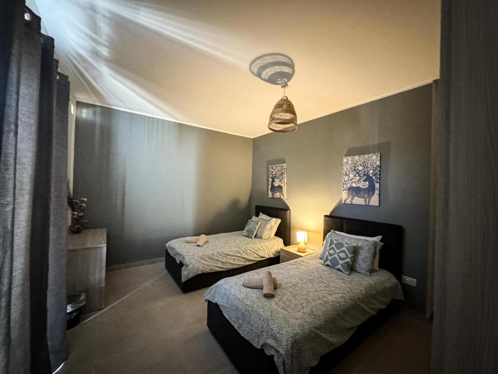 Centrally Located, Well Equipped, Stylish Flat. San Pawl il-Baħar Kültér fotó