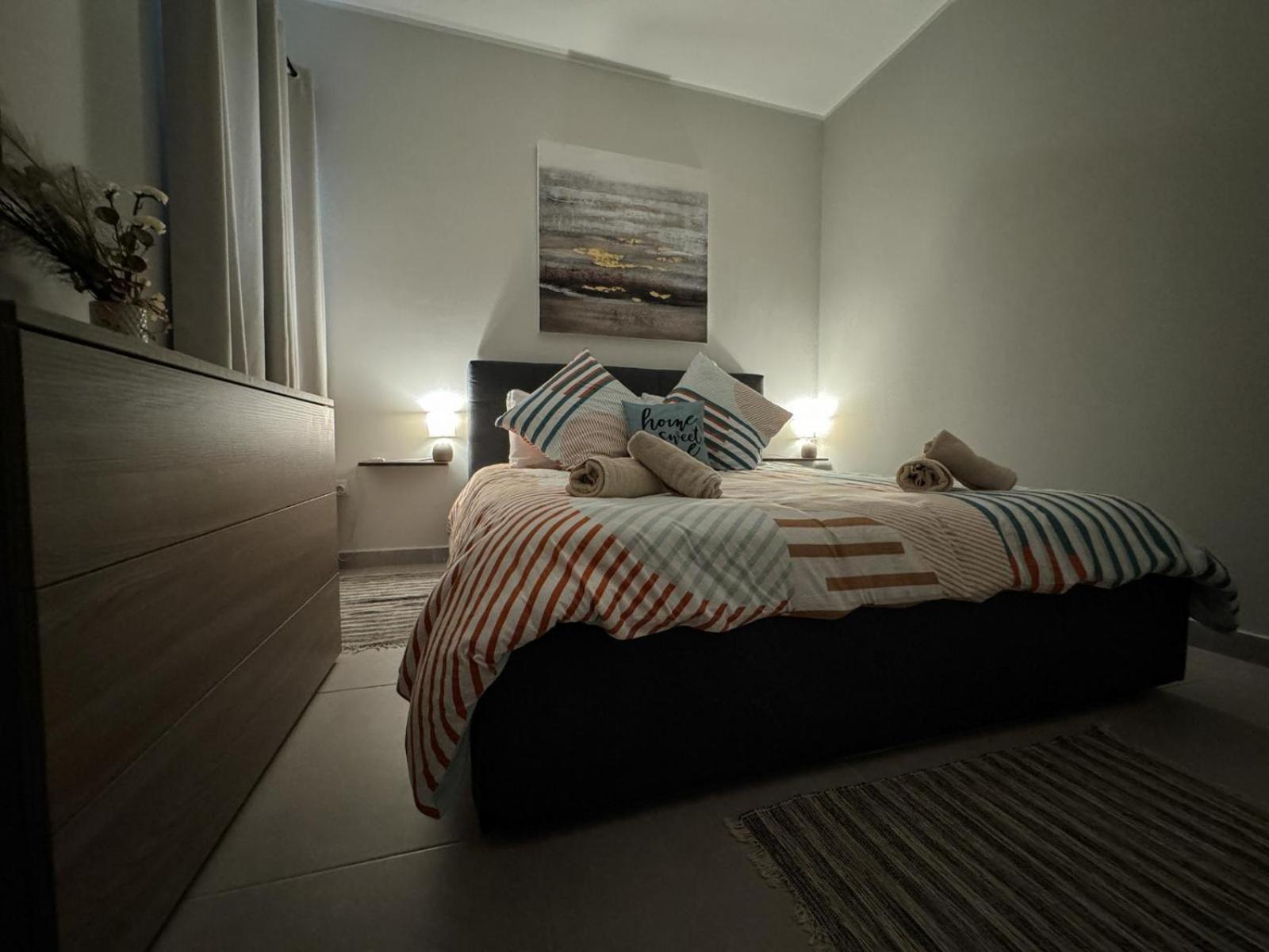 Centrally Located, Well Equipped, Stylish Flat. San Pawl il-Baħar Kültér fotó